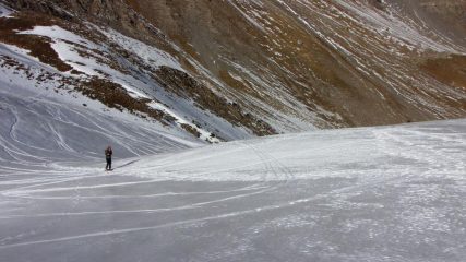 Alessandro in salita a quota 2500 m. nel vallone (21-11-2009)