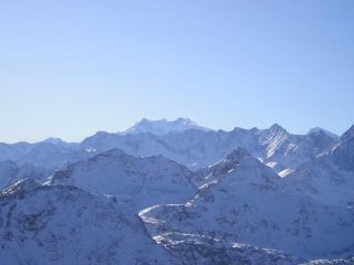 Sullo sfondo il Monte Rosa