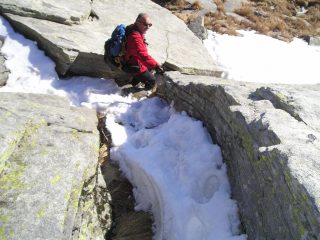 Walter nei pressi dell'intaglio sulla placconata