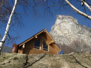 Casa Canada Rifugio Melano con la Rocca Sbarua