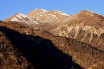 le prime luci del sole sul Monte Enciastraia da Servagno (28-11-2009)