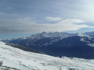 panorama  del percorso di salita con evidente carenza di neve