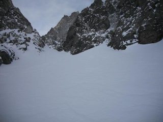 canale imballato di neve