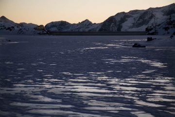 Il lago del Gabiet con le ultime luci
