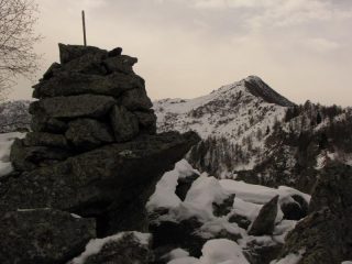 monte serena sullo sfondo l'uja d'ingria