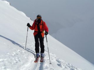 in lotta con si stessa