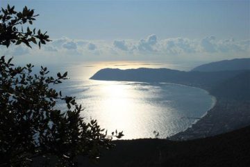 Il golfo di Alassio dal Bignone