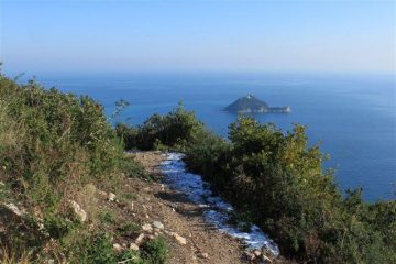Lungo il panoramico sentiero