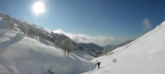 Il vallone prima del Passo dei Monaci, alla strettoia descritta nell'itinerario.