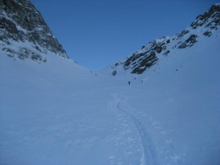 in prossimità del colle