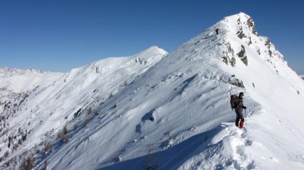Alessandro sale verso la cima (27-12-2009)
