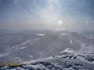 Mucrone e lago di Viverone dalla cima