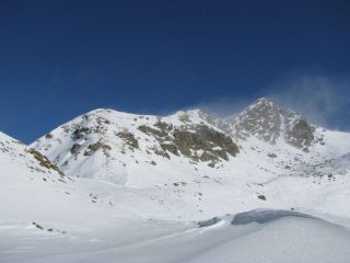 A sinistra, il Colle di Giassit