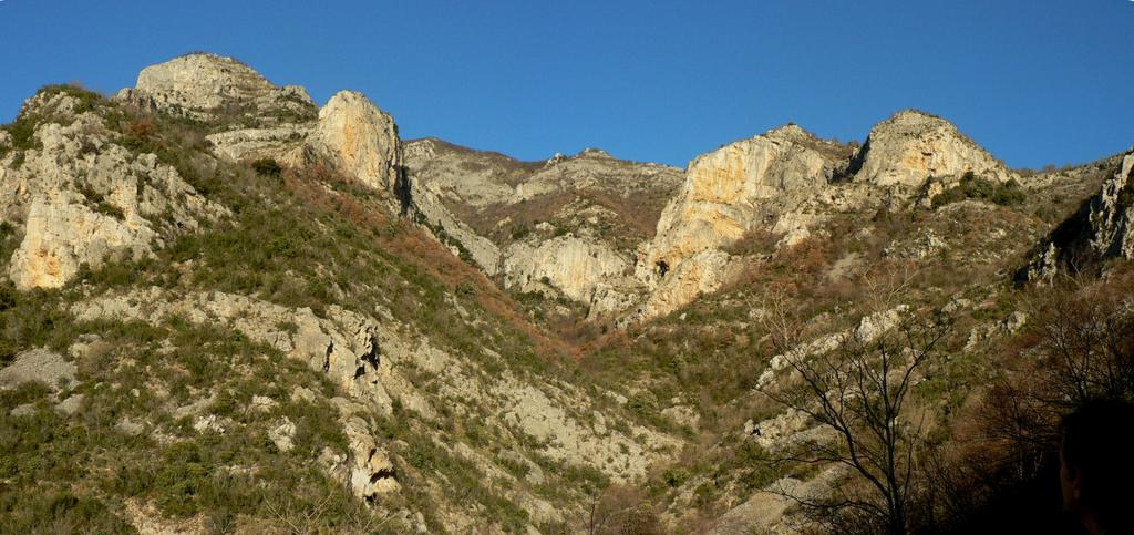 panorama dal piazzale delle grotte
