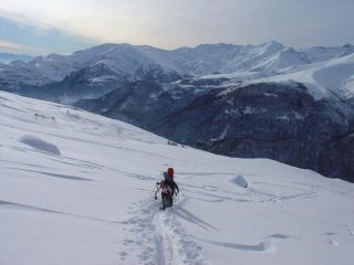 Sullo sfondo i vari itinerari della Valle Po