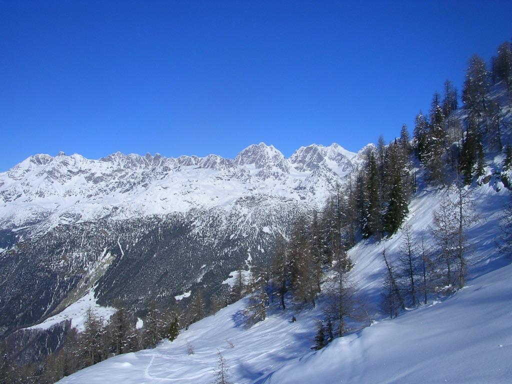 Salendo alla croce guardando il gruppo del Bernina