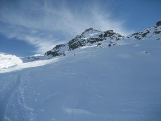 in salita, al cospetto della vetta