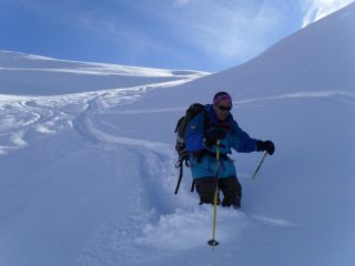 in discesa con farina al ginocchio