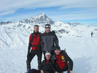 foto di gruppo in vetta