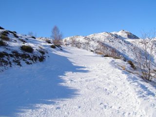 La stradina sul versante di Inverso