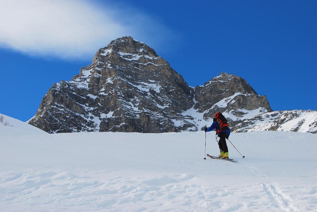 Salendo verso il Colle Chiosso...il Chersogno di fronte!