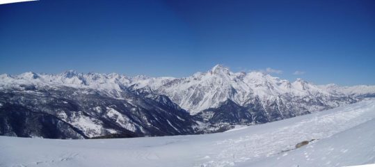 panorama con pelvoux barre des ecrins meije e chaberton