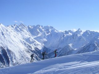 scialpinisti verso il Meriggio