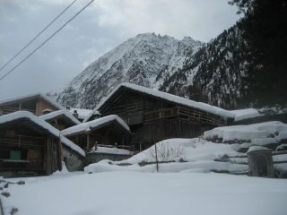 Cima Piure e canale visti dalla baite di Mascognaz