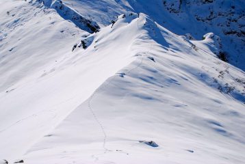 tracce oltre la cima