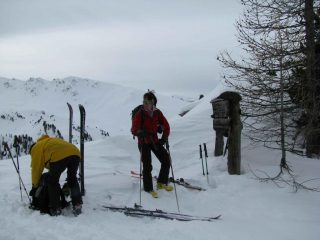 Al colle col cielo velato