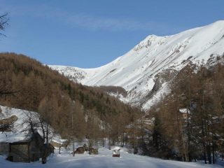 la vetta sullo sfondo a sx da poco dopo upega
