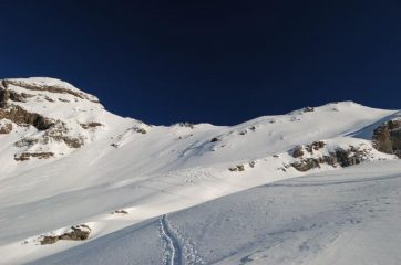 A sinistra la Tete d'Ane, a destra la Pointe N d'Anterne