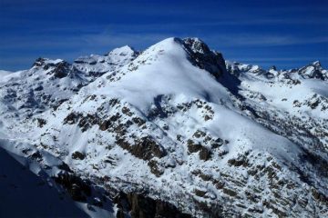 Al centro il Bego, a sinistra il Grand Capelet, a destra Maledia e Clapier ecc