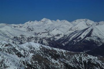 Uno sguardo verso le Liguri, laggiù il Marguareis