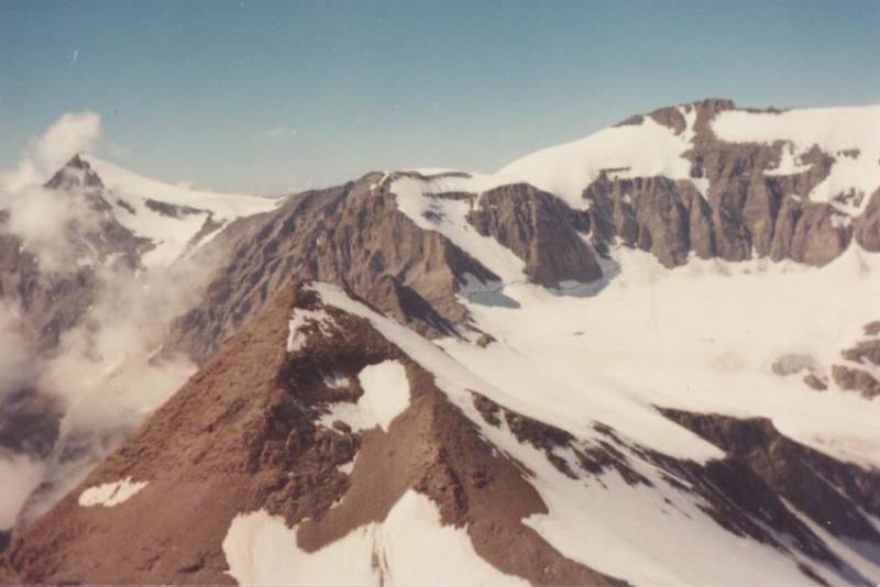 La Punta Costan in primo piano, dietro la cresta Fort Ribon, sullo sfondo il Rocciamelone