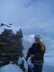anche Beppe in cima, ma più infreddolito