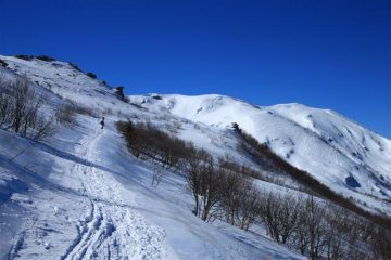 Sul versante Val Casotto, in fondo il Mussiglione