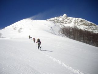 Iniziano i pendii prima della vetta.. ed inizia il vento!