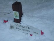 Salendo anche i pali si sono accorti di quanta neve è scesa...