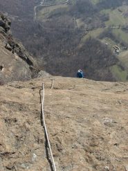 Giulio emerge dalle placche finali