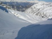 La discesa sul Lago Giorso fotografata dal Colle Santanel (2464m).