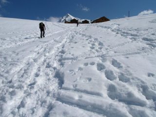 l'ultimo pendio prima di raggiungere il Rifugio Bonatti (2-5-2009)