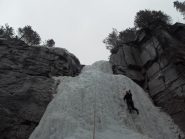 Charlie e Luca sulla prima cascata