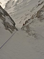 il tiro che precede il canale-camico con masso..qui è ghiaccio morbido largo meno di 1mt