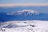 a sud il Monte Ara in primo piano e le montagne verso l'Azerbajian
