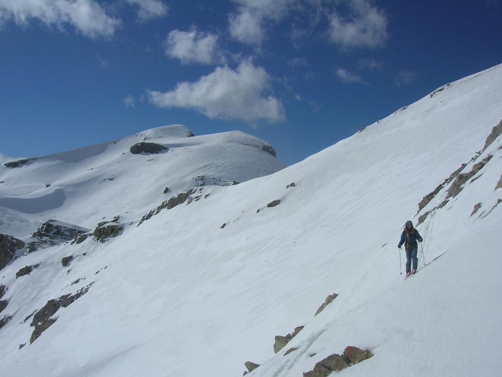 Arrivo al colletto Palu con Marguarei sullo sfondo