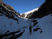 Dopo la borgata Droneretto si vede la cima