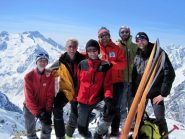 L'allegra compagnia. Sullo sfondo il Gelas