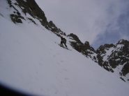 in discesa sulla cengia