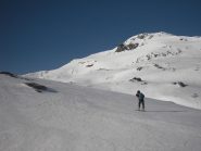 il francese si guarda intorno